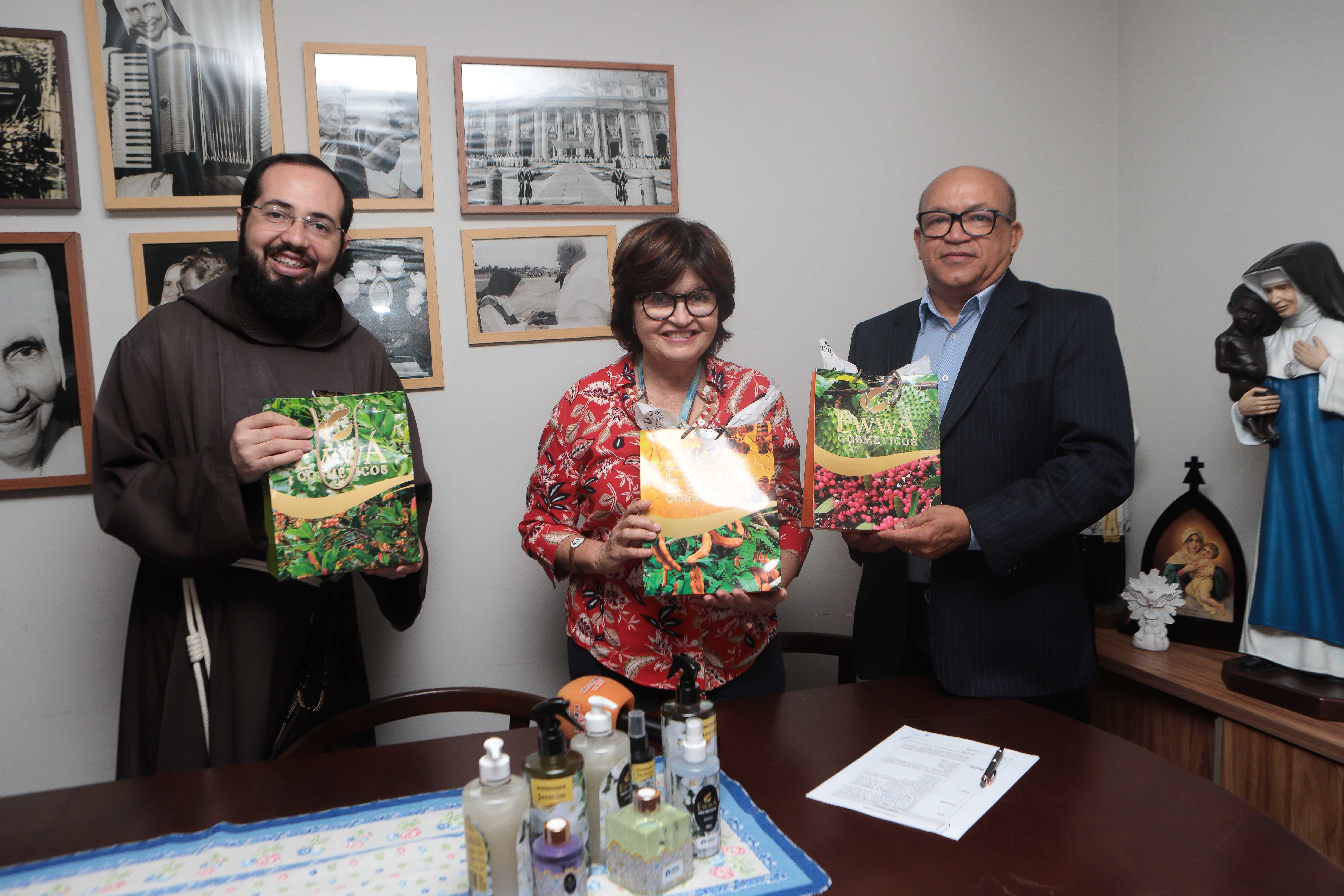 Obras Sociais Irmã Dulce e Ewwá Brasil oficializam parceria em benefício da obra do Anjo Bom