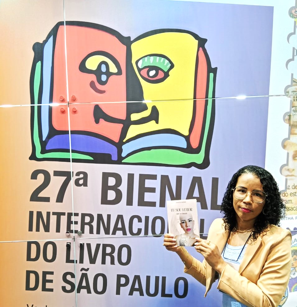 Técnica em enfermagem do Hospital de Irecê vence câncer de mama e transforma sua experiência em livro e documentário