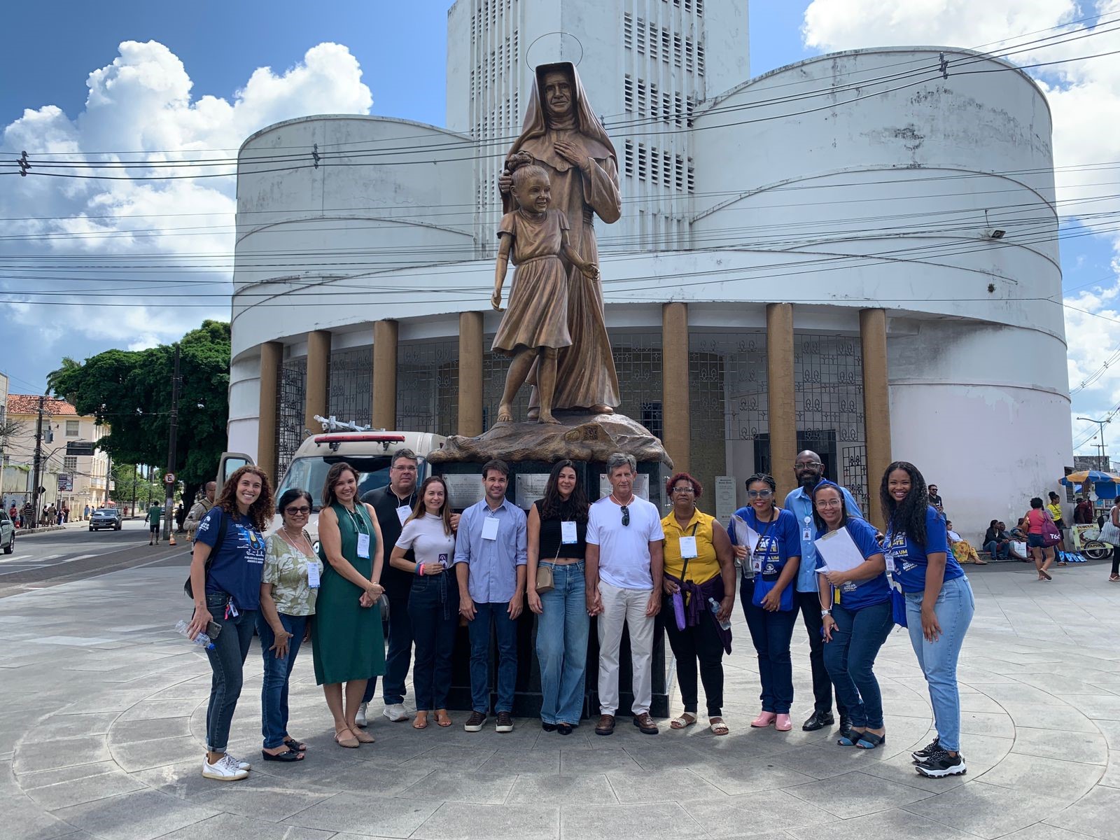 Amor que gera amor: OSID recebe visita de sócios-protetores  para celebrar 30 anos do programa