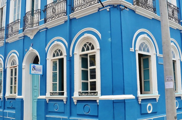 Tudo azul no Centro Histórico de Salvador